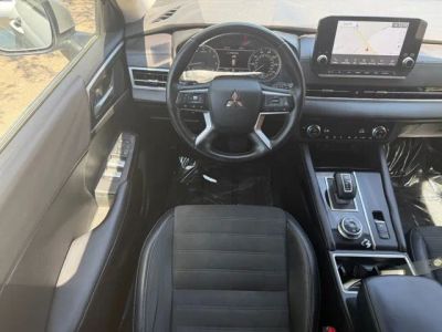 2024 Mitsubishi Outlander — photo 16 view