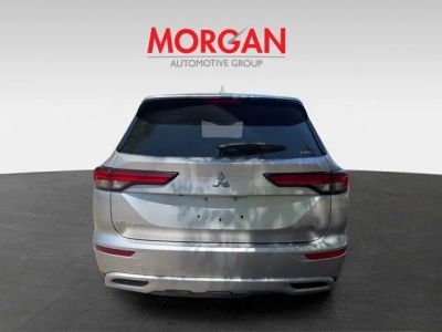 2024 Mitsubishi Outlander — detail view