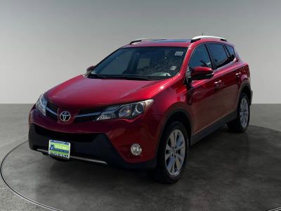 2015 Toyota RAV4 — rear three-quarter view
