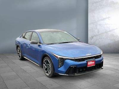 2025 Kia K4 — front three-quarter view