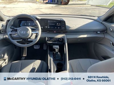 2025 Hyundai Elantra - Photo 3