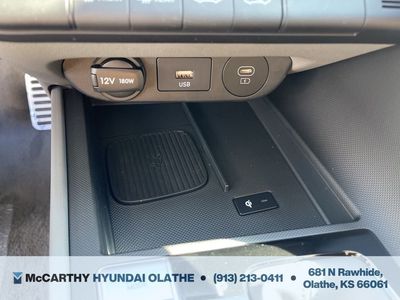 2025 Hyundai Elantra - Photo 25