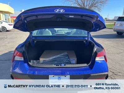 2025 Hyundai Elantra - Photo 20