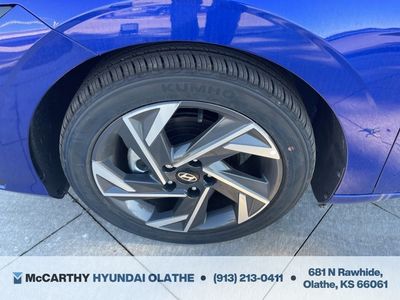 2025 Hyundai Elantra - Photo 18