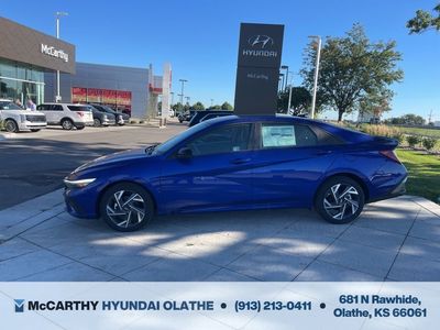 2025 Hyundai Elantra - Photo 12