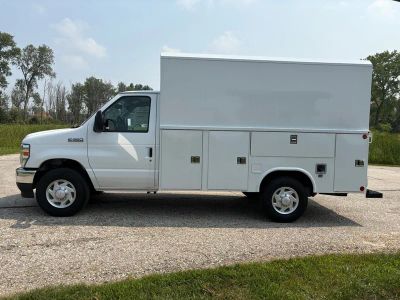 2025 Ford E-350SD — detail view