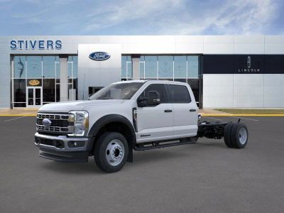 2025 Ford Chassis Cab - Photo 2