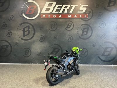 2023 Kawasaki Ninja 1000SX - Photo 3