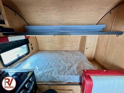 2027 Sunset Park RV Sun Lite — photo 10 view