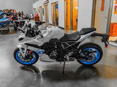 2026 Suzuki GSX-8R - Photo 6