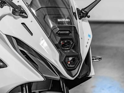 2026 Suzuki GSX-8R - Photo 13