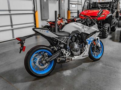 2026 Suzuki GSX-8R - Photo 3