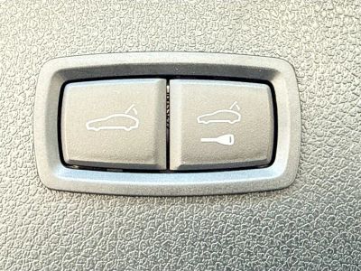 2025 Porsche Macan — photo 13 view