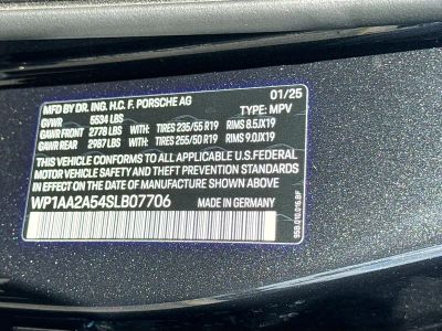 2025 Porsche Macan — photo 44 view