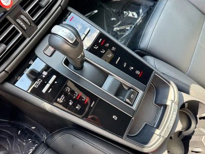 2025 Porsche Macan — photo 30 view