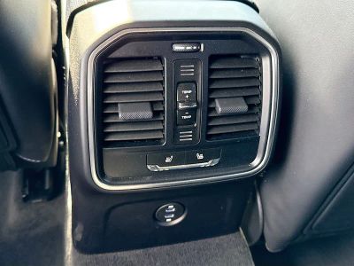 2025 Porsche Macan — photo 20 view