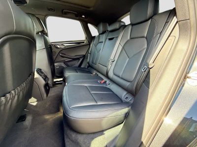 2025 Porsche Macan — photo 21 view