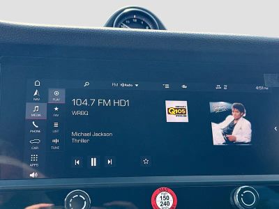 2025 Porsche Macan — photo 31 view