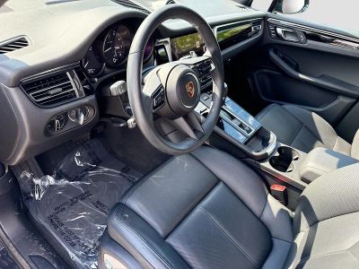 2025 Porsche Macan — photo 26 view