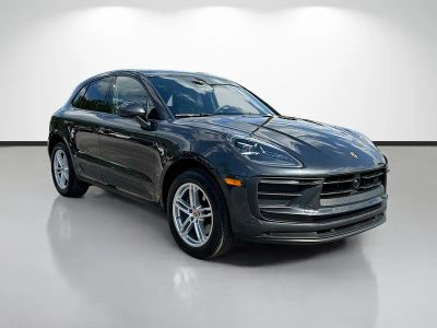 2025 Porsche Macan — photo 7 view