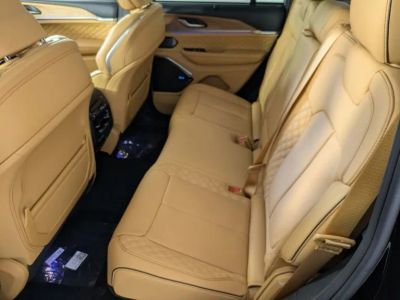 2025 Jeep Grand Cherokee — detail view