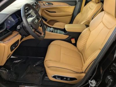 2025 Jeep Grand Cherokee — photo 9 view