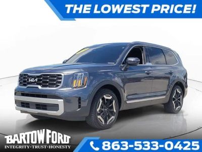 2024 Kia Telluride S 3.8 V6 in Gray — front three-quarter view