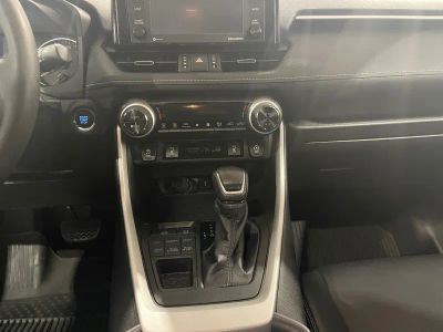 2021 Toyota RAV4 — photo 13 view