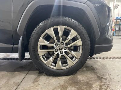 2021 Toyota RAV4 — photo 16 view