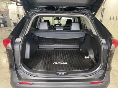 2021 Toyota RAV4 — photo 17 view