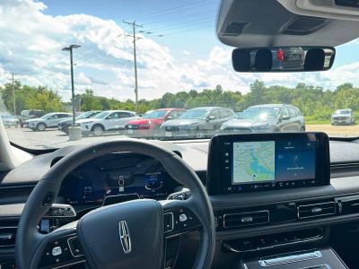 2025 Lincoln Aviator — side profile view