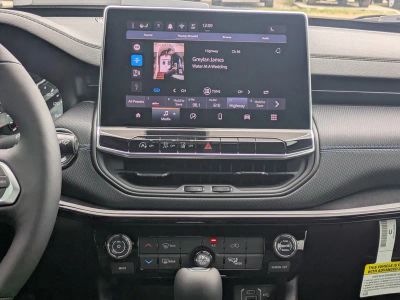 2026 Jeep Compass — photo 16 view