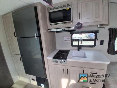 2026 Coachmen RV Catalina Summit Series 7 - Photo 8