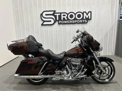 2019 Harley-Davidson® FLHTKSE - CVO™ Limited — front three-quarter view
