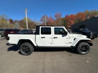 2026 Jeep Gladiator — side profile view