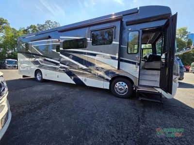 2022 Newmar Ventana — rear three-quarter view