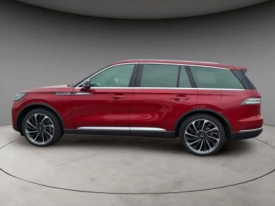 2025 Lincoln Aviator — side profile view