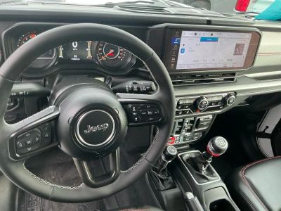 2025 Jeep Wrangler — photo 27 view