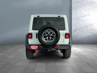 2025 Jeep Wrangler — photo 10 view