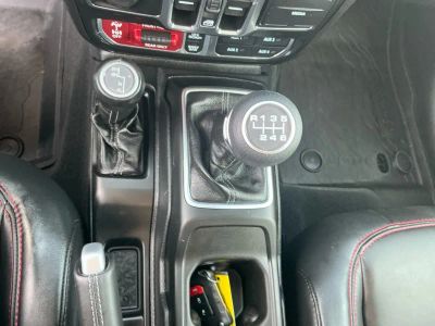 2025 Jeep Wrangler — photo 24 view
