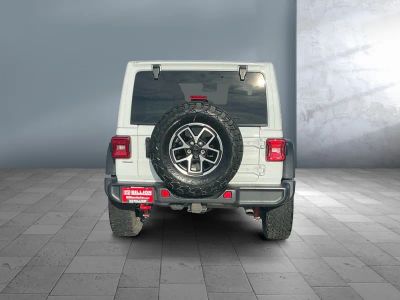 2025 Jeep Wrangler — photo 9 view