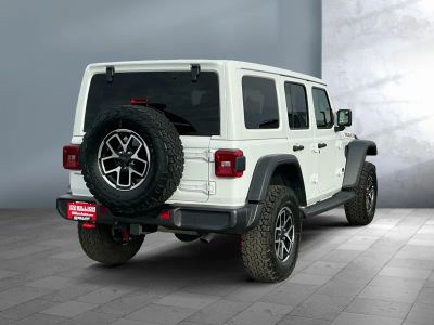 2025 Jeep Wrangler — photo 11 view