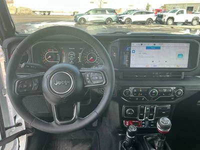 2025 Jeep Wrangler — photo 28 view