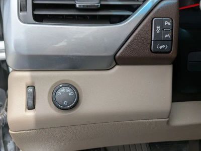 2019 Chevrolet Suburban - Photo 13