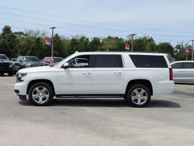 2019 Chevrolet Suburban - Photo 2