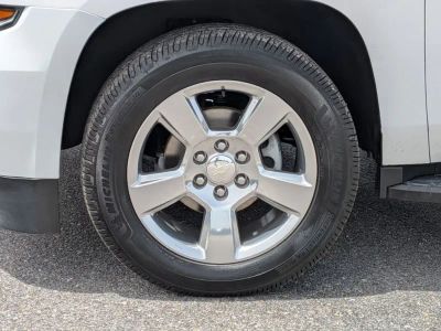 2019 Chevrolet Suburban - Photo 8