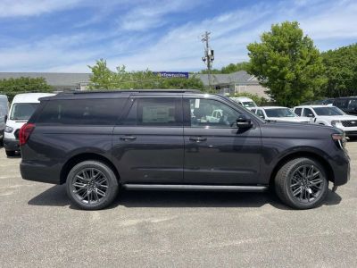 2026 Ford Expedition - Photo 2