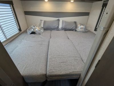 2025 Thor Motor Coach Four Winds — photo 21 view
