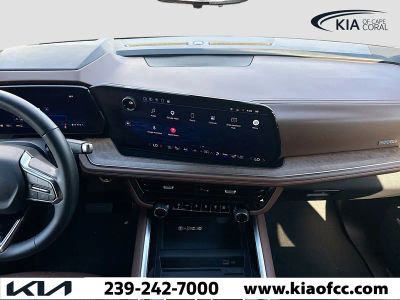 2025 Chevrolet Suburban — photo 18 view
