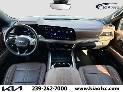 2025 Chevrolet Suburban — photo 15 view